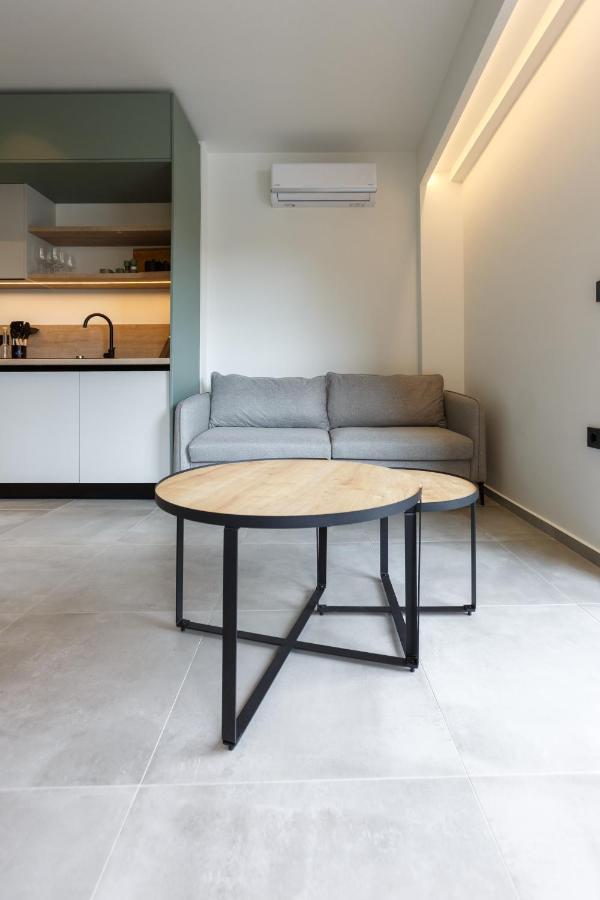 Studio W/King Size Bed Near The Heart Of Kalamata Extérieur photo